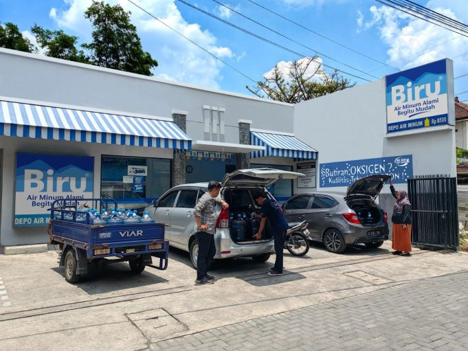 Kepercayaan Konsumen Mengantar Air Minum Biru Meraih Top Brand Award 2025