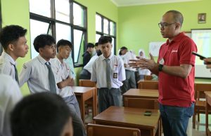 Bikin Program AMAL meNyala, OCBC Syariah Tingkatkan Literasi dan Kualitas Pendidikan di Cianjur