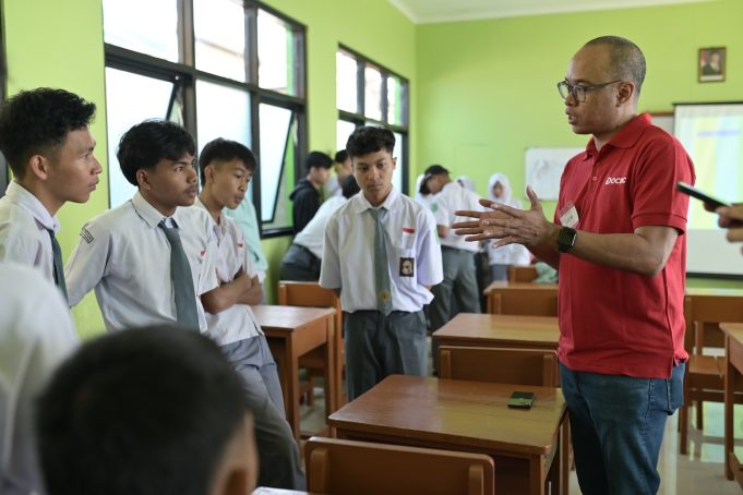 Bikin Program AMAL meNyala, OCBC Syariah Tingkatkan Literasi dan Kualitas Pendidikan di Cianjur