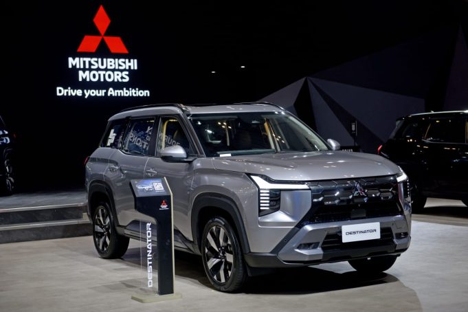Mitsubishi Destinator Jadi Primadona Baru di Segmen SUV Keluarga Premium