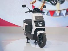 Polytron Hadirkan Motor Listrik Perempuan FOX-200 di Ajang IMOS 2025