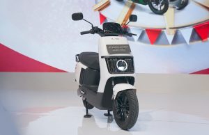 Polytron Hadirkan Motor Listrik Perempuan FOX-200 di Ajang IMOS 2025