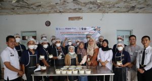 Dosen Universitas Al-Azhar Indonesia dan Universitas Sahid Latih Warga Binaan Lapas IIA Bekasi Produksi Mie Ayam Frozen