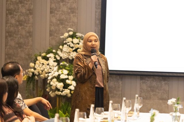 Ekspor Plywood - Ibu Rini LPEI