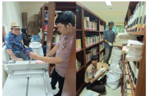 Penyiangan Koleksi di Perpustakaan UT: Praktik Terbaik untuk Optimalisasi Ruang dan Kepuasan Pemustaka