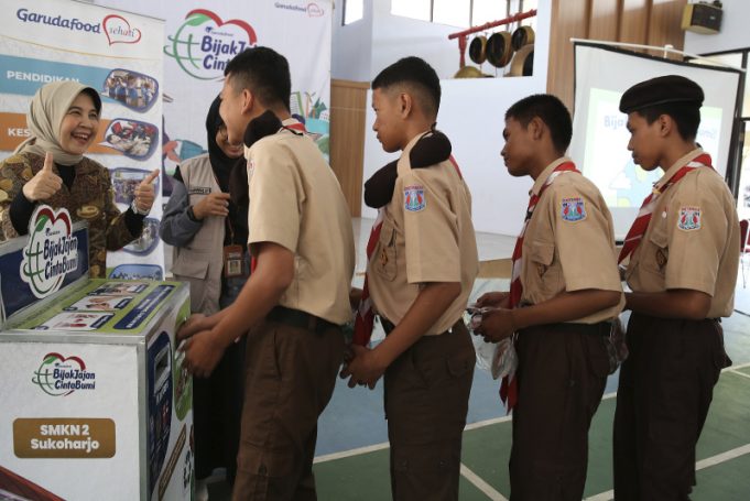 Garudafood “Bijak Jajan Cinta Bumi” Ajak Generasi Muda Peduli Jajanan Aman dan Kelestarian Lingkungan