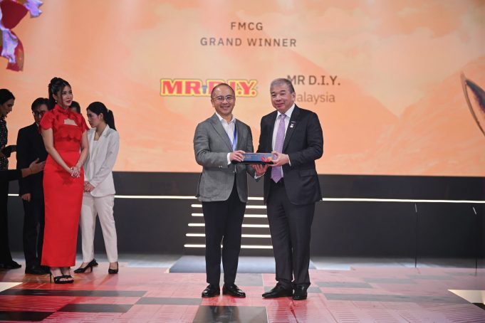 MR.D.I.Y. Raih Penghargaan Kategori FMCG di ASEAN Business Awards