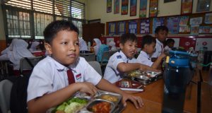 MBG Berdampak Nyata : Stunting Turun, Pola Makan Sehat Anak Terbentuk