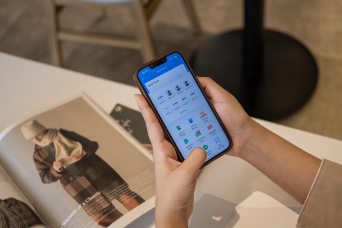 Tips Menjaga Keamanan Bertransaksi Digital Saat Liburan
