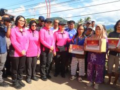 Ketum Bhayangkari Beri Bantuan hingga Hibur Anak-anak Korban Bencana di Tapanuli Tengah
