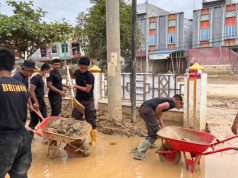 Masjid Terendam Lumpur di Aceh Tamiang Dibersihkan Polisi dan Warga, Aktivitas Ibadah Kembali Normal