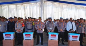 Wujud Empati, Kapolri Beri Bantuan kepada Anggota Polri Korban Bencana di Sumbar