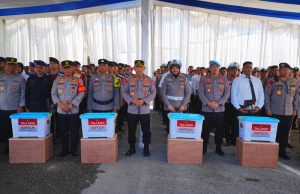 Wujud Empati, Kapolri Beri Bantuan kepada Anggota Polri Korban Bencana di Sumbar