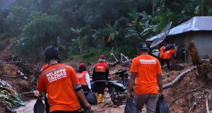 Gandeng Ekraf dan BAZNAS, RedDoorz Salurkan Bantuan Esensial berupa Makanan dan Obat-obatan