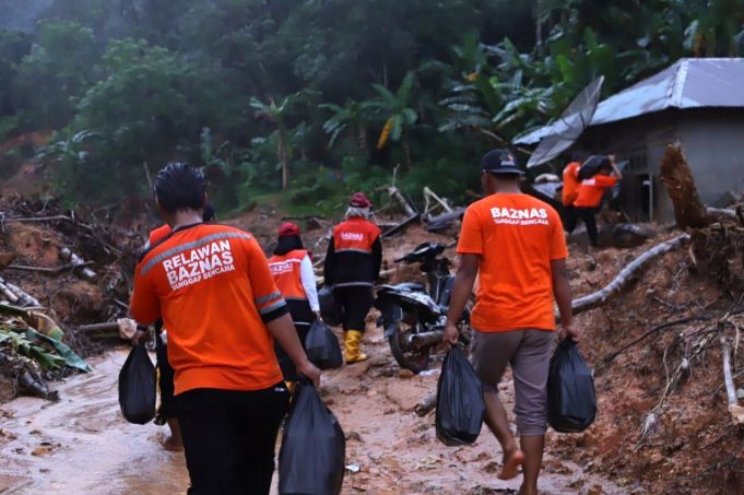 Gandeng Ekraf dan BAZNAS, RedDoorz Salurkan Bantuan Esensial berupa Makanan dan Obat-obatan