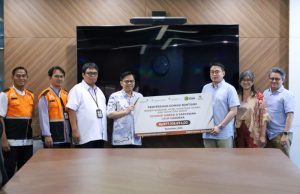 Grup Merdeka Donasi Rp977 Juta untuk Penanganan Bencana Banjir dan Longsor di Sumatra melalui BAZNAS