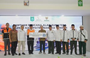 Lewat BAZNAS RI, BAZNAS Kabupaten Bangka Tengah Salurkan Bantuan Bencana Banjir Sumatra Rp283 Juta