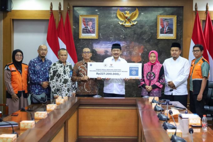 Keluarga Besar Kementerian Sekretariat Negara Salurkan Bantuan Kemanusiaan Sumatra Rp227 Juta melalui BAZNAS RI