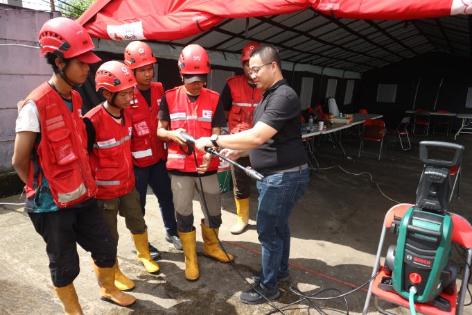 Endapan Lumpur dan Sisa Material Banjir Jadi Prioritas, PMI Manfaatkan Dukungan Teknologi Bosch