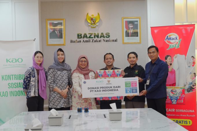 Dukung Ibadah Khusyuk, PT Kao Indonesia Salurkan Bantuan Detergen untuk Program Masjid Cemerlang BAZNAS