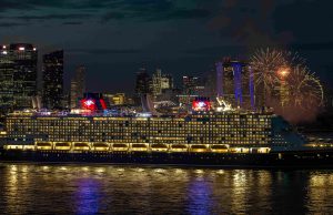 Kapal Disney Cruise Line Pertama yang Berlabuh di Asia