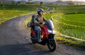 Tips Meninggalkan Motor Listrik di Rumah Saat Mudik