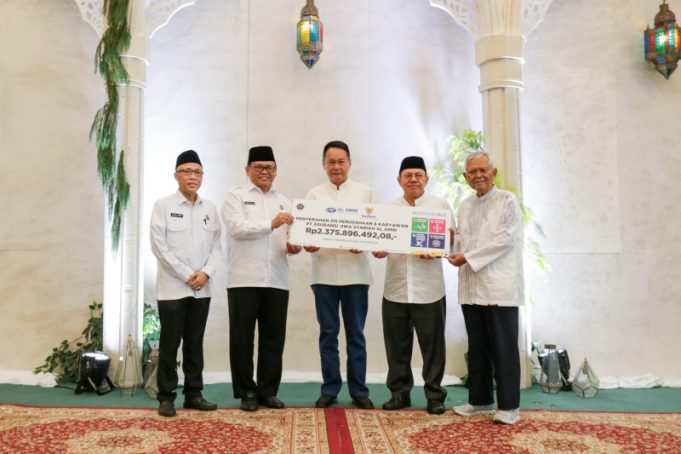 PT Asuransi Jiwa Syariah AL AMIN Tunaikan Zakat Perusahaan Rp2,3 Miliar Melalui BAZNAS RI
