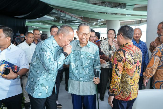 Rayakan 85 Tahun, Ginandjar Kartasasmita Luncurkan Buku Pengabdian dari Masa ke Masa
