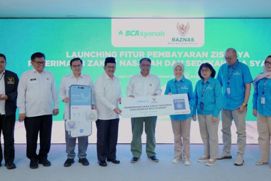 BCA Syariah Salurkan Zakat Nasabah kepada BAZNAS RI dan Hadirkan Fitur ZIS di BSya