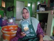 Mustahik Binaan BAZNAS di Banjarmasin Sukses Kembangkan Usaha Makanan Ringan Hingga Raup Rp10 Juta