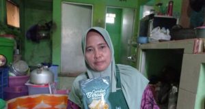 Mustahik Binaan BAZNAS di Banjarmasin Sukses Kembangkan Usaha Makanan Ringan Hingga Raup Rp10 Juta
