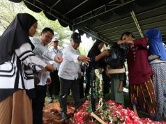 BAZNAS RI Beri Santunan Bagi 15 Keluarga Korban Meninggal Kecelakaan Kereta di Bekasi