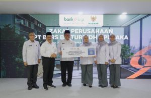 Melalui BAZNAS RI, BPRS Tunaikan Zakat Perusahaan Rp890 Juta