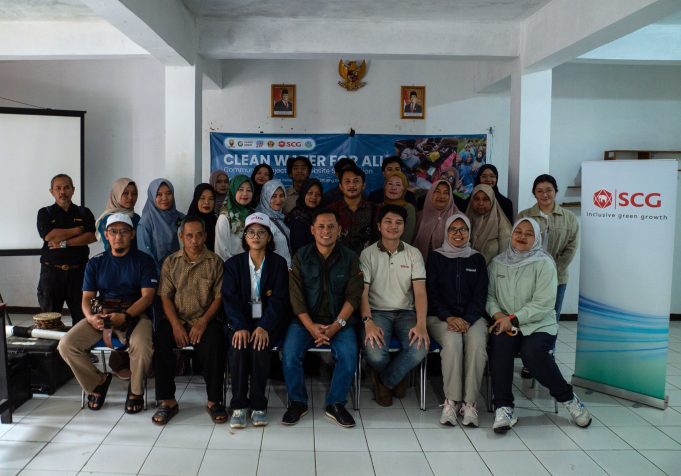 Mahasiswa Unpad Penerima Beasiswa SCG Petakan Masalah Air Bersih di Cileles, Sumedang