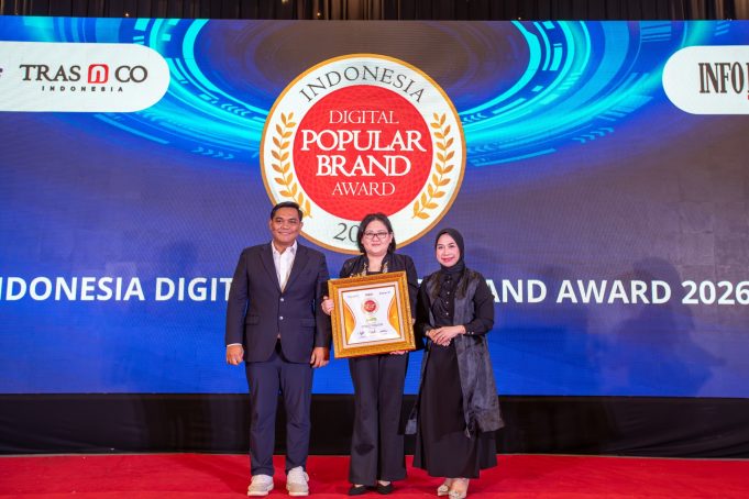 Bukti Kuatnya Kepercayaan Konsumen, Dermatix Ultra dan Transpulmin Raih Indonesia Digital Popular Brand Award 2026