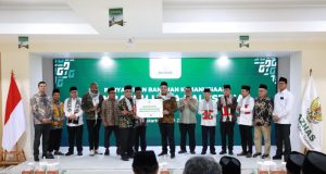 BAZNAS RI Serahkan Bantuan dari Masyarakat Indonesia Rp5 Miliar untuk Palestina