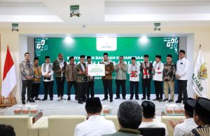 BAZNAS RI Serahkan Bantuan dari Masyarakat Indonesia Rp5 Miliar untuk Palestina