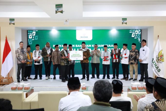 BAZNAS RI Serahkan Bantuan dari Masyarakat Indonesia Rp5 Miliar untuk Palestina