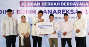 Perkuat Ketahanan Pangan dan Rantai Ekonomi Kerakyatan, Holding BUMN Danareksa Salurkan Kurban untuk 3.800 Keluarga
