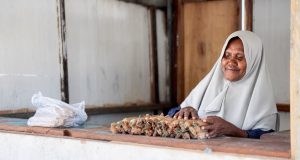 Demi Sekolah Anak dan Rumah yang Lebih Layak, Ibu Ragaia Terus Melangkah dari Pesisir Sorong, Papua Barat