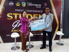 Dukung Kampanye Go Green di Lingkungan Sekolah, Bank Mandiri Taspen Serahkan Bantuan Mesin Air Siap Minum ke SMA Dharma Wanita 1 Pare
