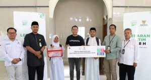 Percayakan BAZNAS RI, Tokopedia Salurkan Bantuan Pendidikan Bagi Santri SCB