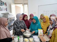 Ibu Dian Nasabah PNM Lampung yang Menggerakkan Perempuan untuk Berani Berdaya