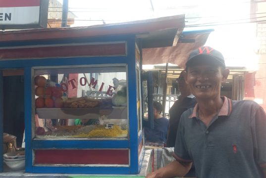 Dari Gurihnya Soto Mie Bogor Bisa Sekolahkan Anak Ke Perguruan Tinggi