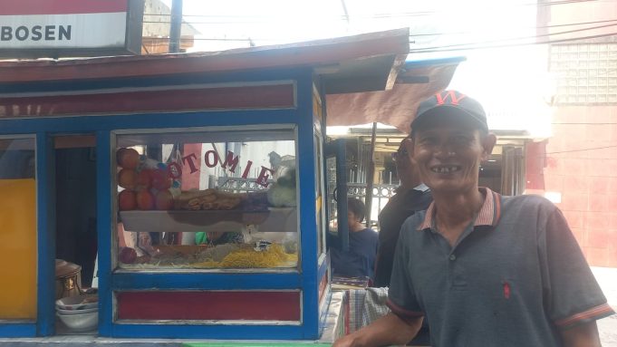 Dari Gurihnya Soto Mie Bogor Bisa Sekolahkan Anak Ke Perguruan Tinggi