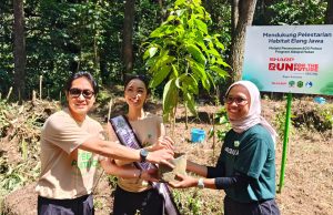 Selamatkan Habitat Elang Jawa, Sharp Mengubah Langkah Pelari Menjadi 600 Pohon
