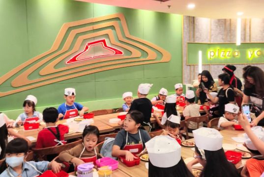 Mal Taman Anggrek Hadirkan Aktivitas Seru Liburan Sekolah di Summer Camp with Care Bears
