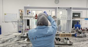 Lewat Laboratorium Lingkungan dan Pelumas, PT Surveyor Indonesia Bantu Industri Penuhi Standar ESG