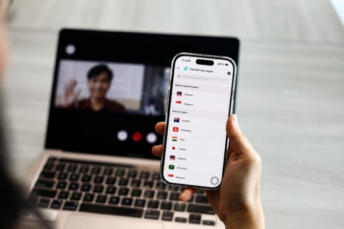 Transfer Uang ke Bank atau E-wallet Luar Negeri Lebih Cepat dengan Aplikasi GoPay