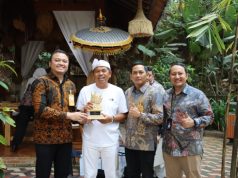 Penyerahan THT dan Pensiun KDM dari Bupati Purwakarta dan DPR RI
